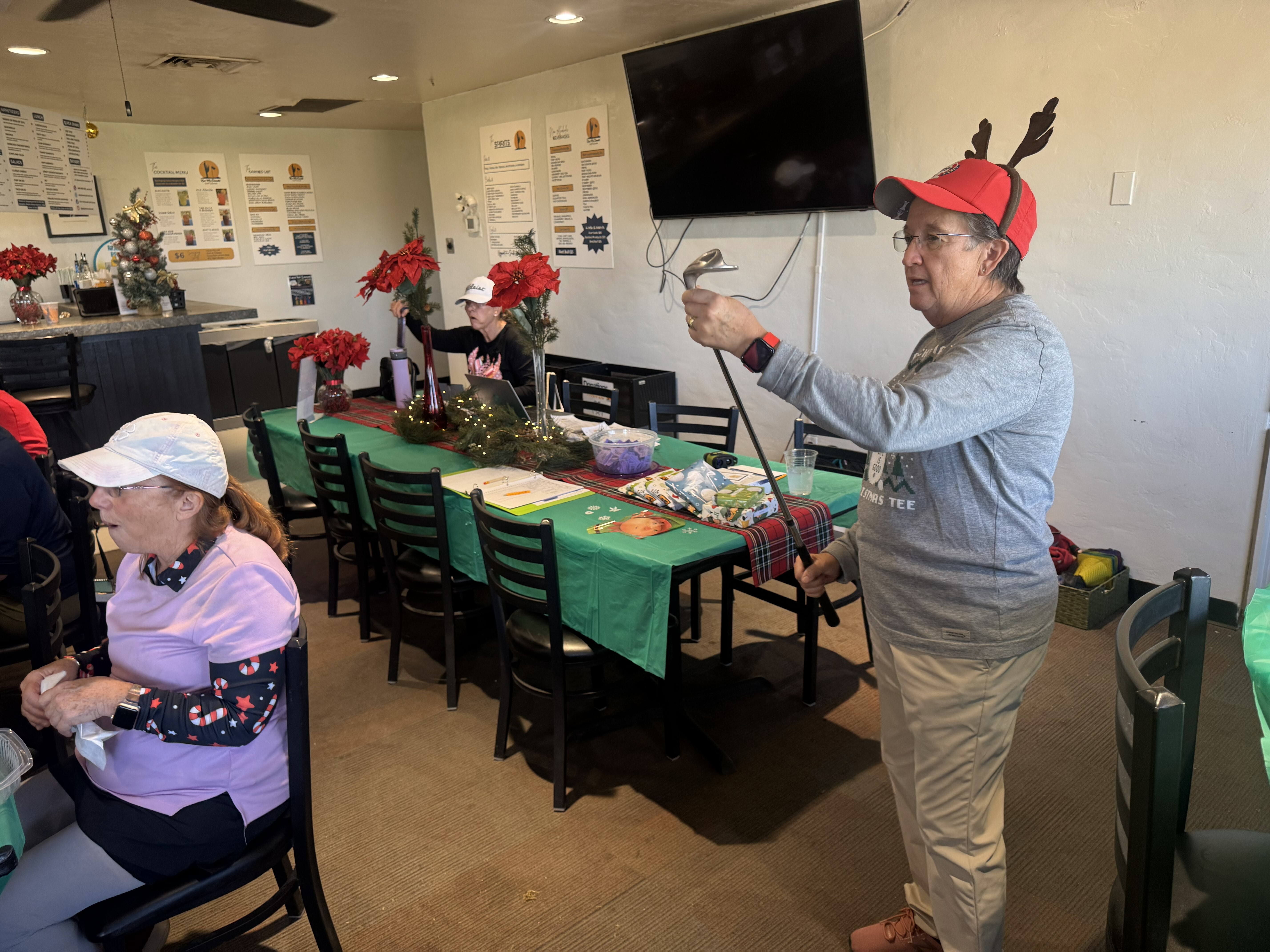 Holiday Mixer 2025 (4)