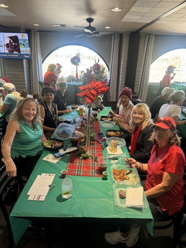 Holiday Mixer 2025 (11))